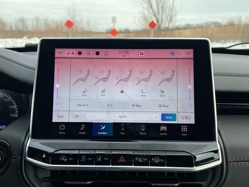 Used 2024 Jeep Compass Trailhawk w/ Trailhawk Elite Group image 26