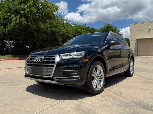 Used 2018 Audi Q5 2.0T Premium Plus w/ Premium Plus Package AWD/4WD image 2