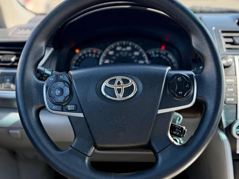 Used 2014 Toyota Camry LE image 16