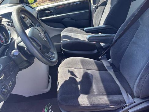 Used 2014 Dodge Grand Caravan American Value Package image 16