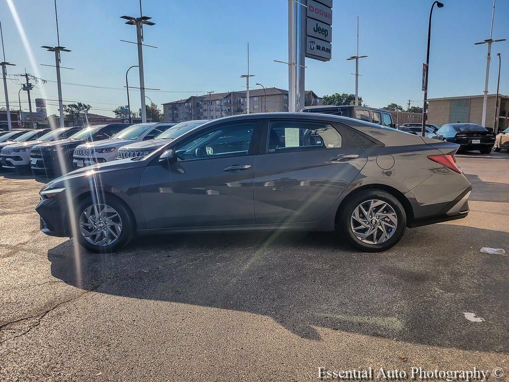 Used 2024 Hyundai Elantra SEL FWD image 10