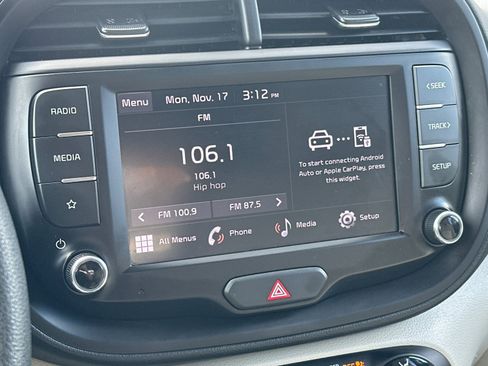 Certified 2022 Kia Soul LX w/ Technology Package image 18