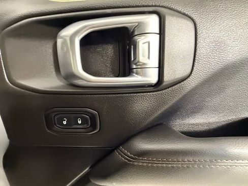 Used 2023 Jeep Wrangler Unlimited Rubicon 392 image 35