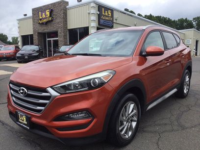 Used 2017 Hyundai Tucson SE w/ SE Popular Package 02