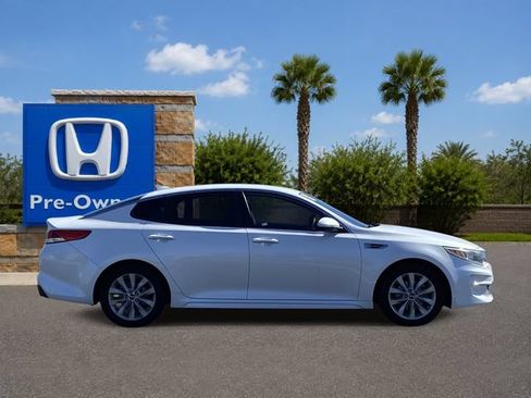 Used 2018 Kia Optima LX w/ 17" Alloy Wheels Package FWD image 5