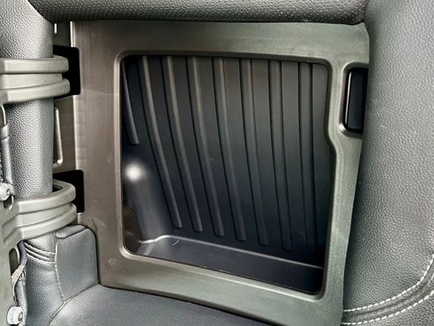 Used 2021 Chevrolet Silverado 1500 RST image 19