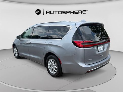 Used 2021 Chrysler Pacifica Touring-L FWD image 5
