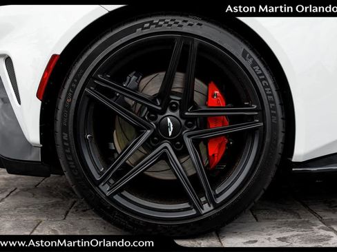 Used 2025 Aston Martin V8 Vantage Coupe image 20