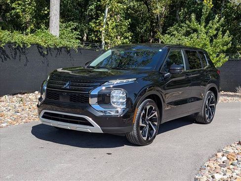 Used 2024 Mitsubishi Outlander SE FWD image 1