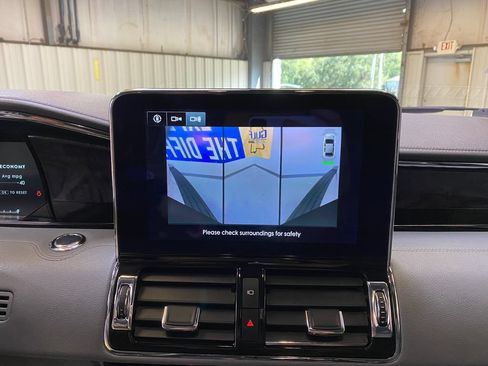 Used 2018 Lincoln Navigator Select w/ Technology Package RWD image 42