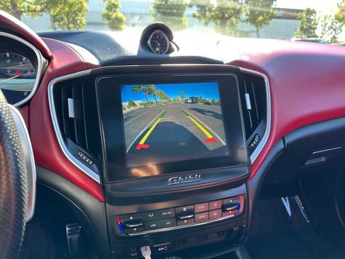 Used 2017 Maserati Ghibli S image 8