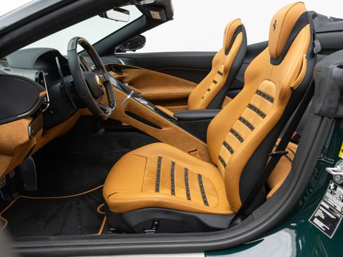 Used 2025 Ferrari Roma Spider RWD image 5