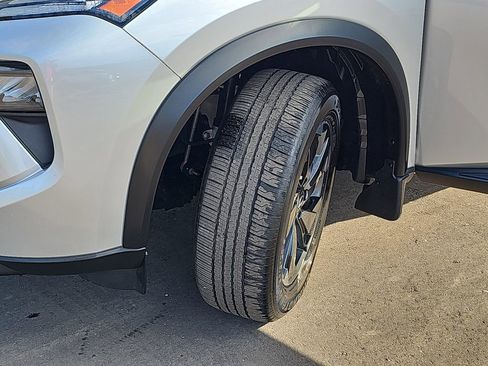 Used 2024 Nissan Rogue SV image 34