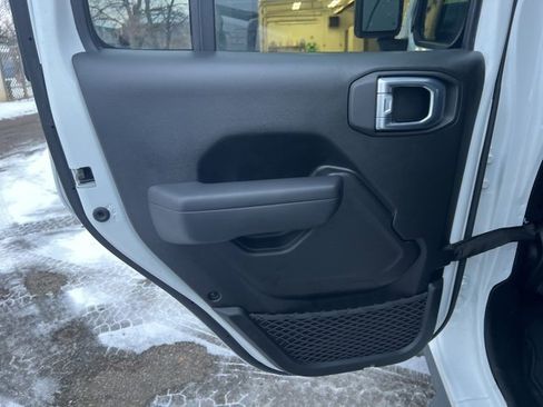 Used 2024 Jeep Gladiator Mojave w/ Technology Group image 22