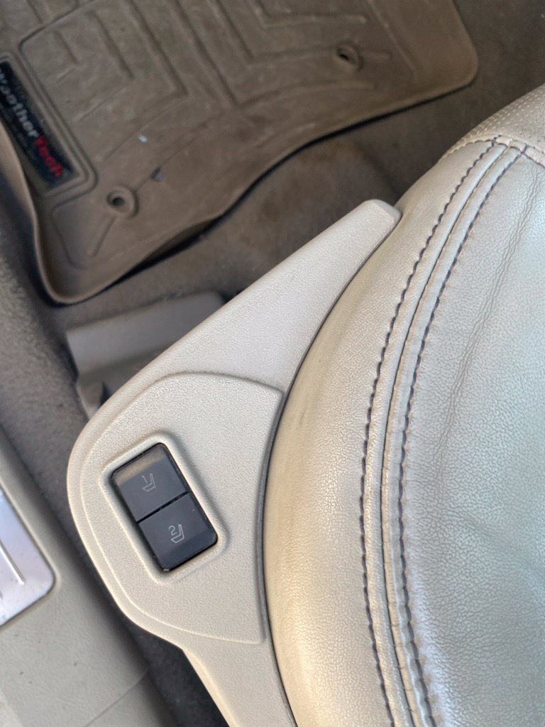 Used 2010 Ford Taurus Limited FWD image 19