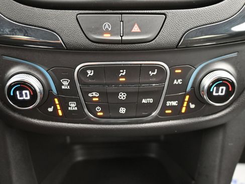 Used 2024 Chevrolet Equinox RS FWD image 16