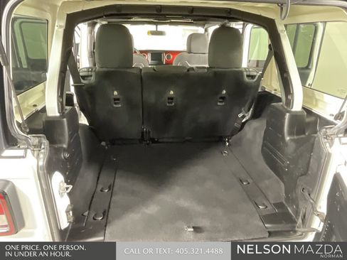 Used 2018 Jeep Wrangler Unlimited Rubicon w/ Dual Top Group image 14