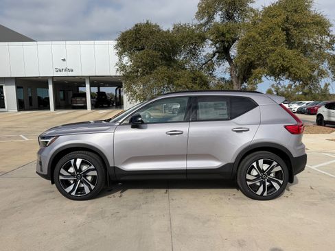 New 2026 Volvo XC40 B5 Plus w/ Protection Package Premier image 3