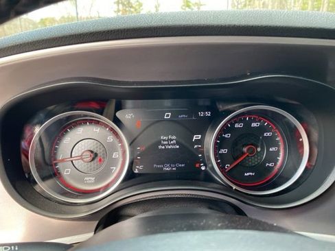 Used 2022 Dodge Charger SXT image 11