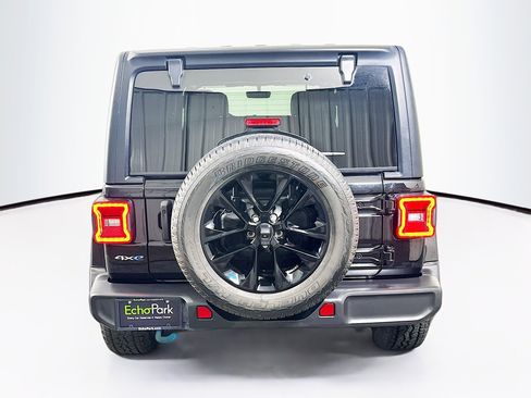 Used 2023 Jeep Wrangler Unlimited Sahara w/ Cold Weather Group AWD/4WD image 7