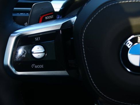 Used 2025 BMW 760i xDrive w/ Executive Package image 14