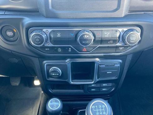 Certified 2023 Jeep Gladiator Sport w/ Trailer Tow Package AWD/4WD image 22