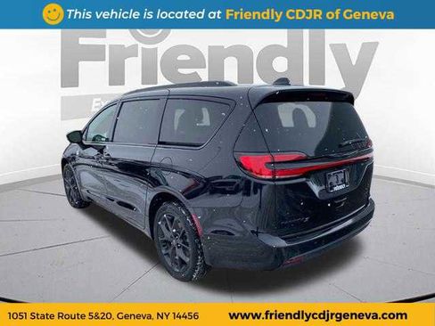 New 2026 Chrysler Pacifica Limited w/ S Appearance Package image 7