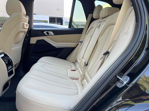 Used 2019 BMW X5 xDrive40i w/ Convenience Package AWD/4WD image 62