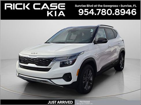 Used 2022 Kia Seltos S AWD/4WD image 1