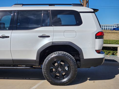 Used 2025 Lexus GX 550 image 10