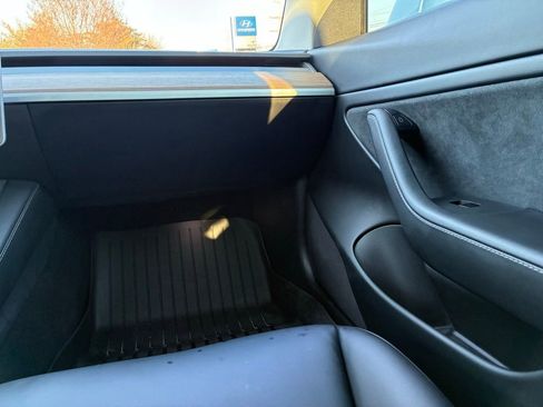 Used 2021 Tesla Model 3 Performance image 36