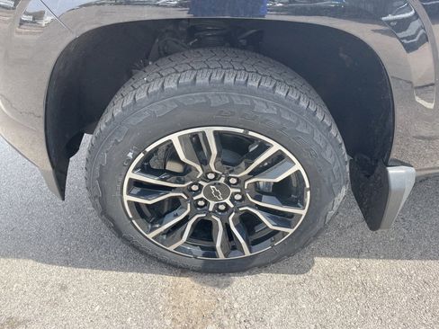 New 2024 Chevrolet Colorado Z71 w/ LPO, Dark Essentials Package image 9