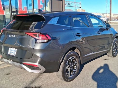 Used 2023 Kia Sportage LX image 7