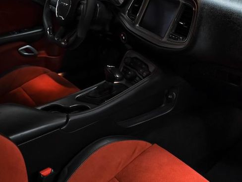 Used 2017 Dodge Challenger R/T RWD image 18