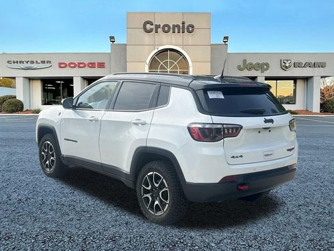 Used 2025 Jeep Compass Trailhawk AWD/4WD image 5