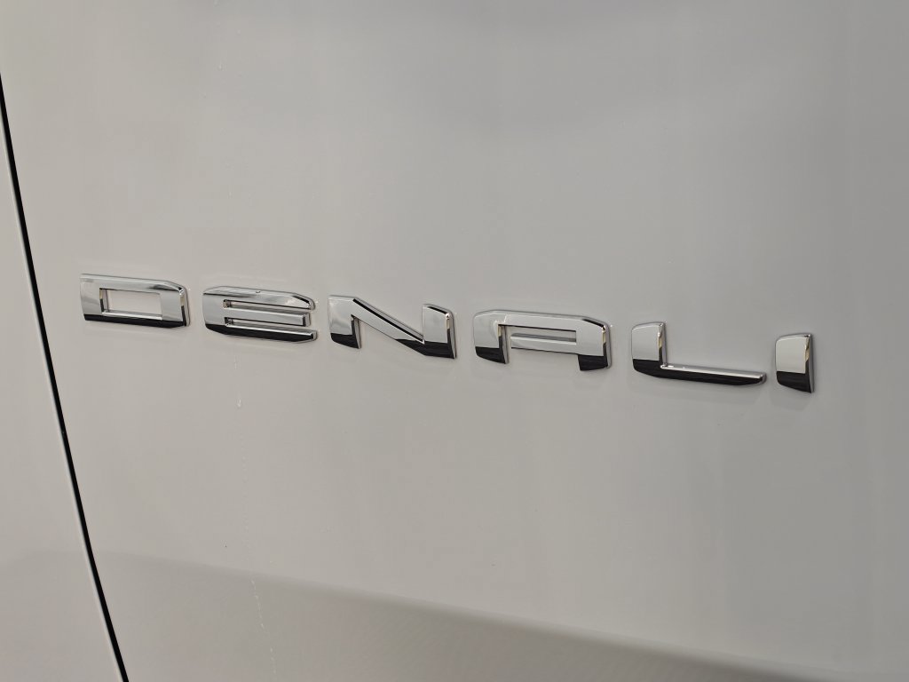 Used 2026 GMC Yukon Denali w/ Advanced Technology Package AWD/4WD image 94