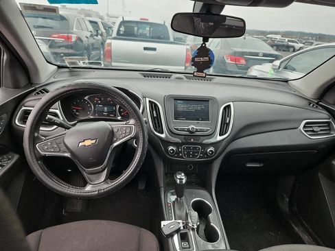 Used 2019 Chevrolet Equinox LT image 3