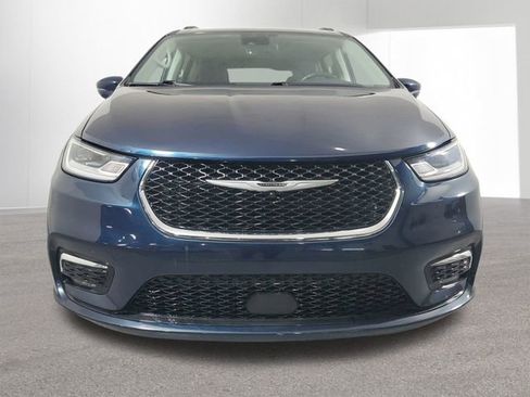 Used 2022 Chrysler Pacifica Touring-L image 24