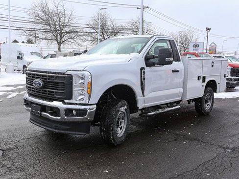 New 2026 Ford F250 XL w/ XL Chrome Package image 5