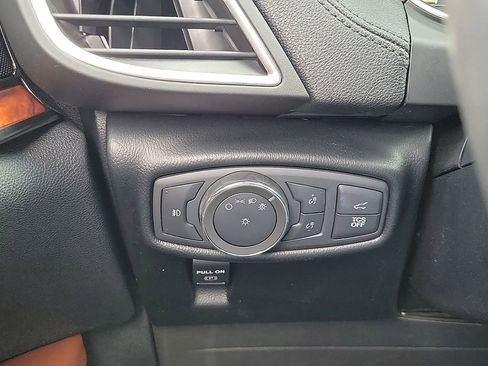 Used 2020 Lincoln Nautilus Reserve w/ Equipment Group 201A image 13