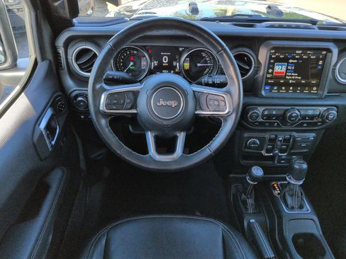 Used 2023 Jeep Wrangler Unlimited Sahara w/ Cold Weather Group AWD/4WD image 16
