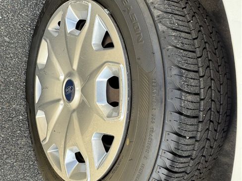 Used 2016 Ford Transit Connect XL image 17