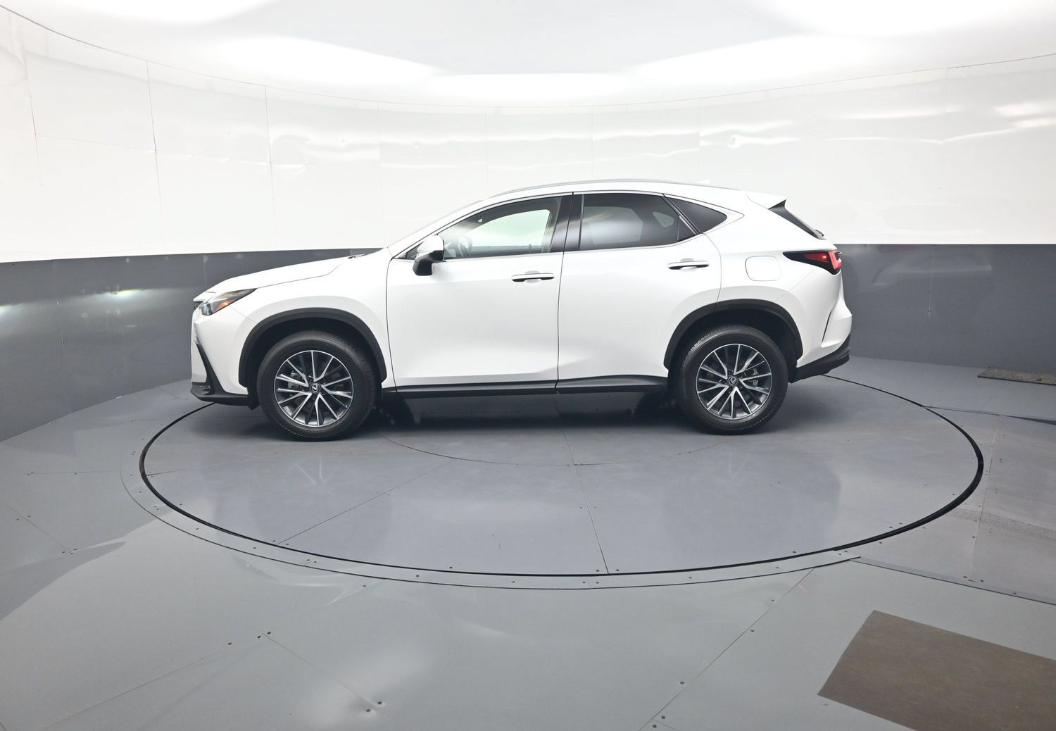 Used 2024 Lexus NX 350 AWD image 6