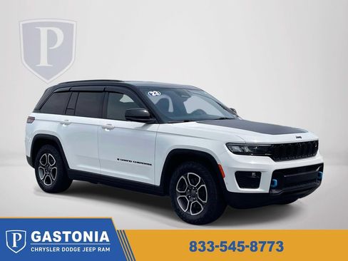 Used 2023 Jeep Grand Cherokee Trailhawk w/ Advanced Protech Group II AWD/4WD image 1