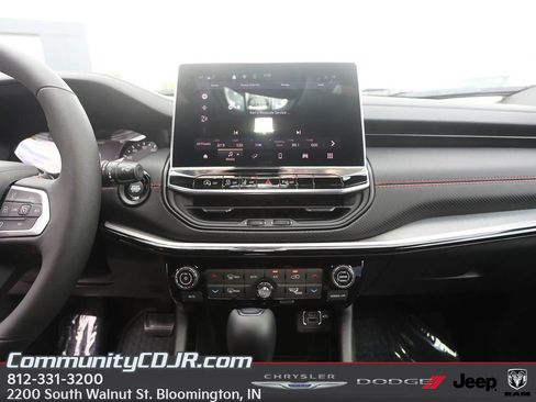 New 2025 Jeep Compass Trailhawk w/ Trailhawk Convenience Group image 14