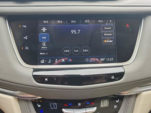 Used 2024 Cadillac XT5 Premium Luxury w/ Technology Package FWD image 16