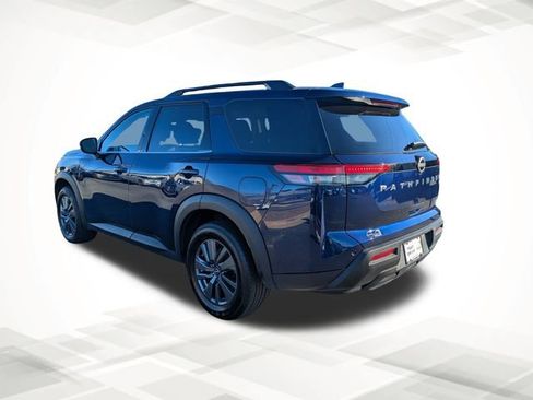 Used 2024 Nissan Pathfinder SV image 6