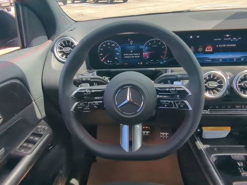 Certified 2025 Mercedes-Benz GLA 250 image 3