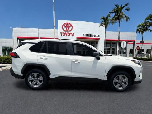 Certified 2025 Toyota RAV4 LE AWD/4WD image 8