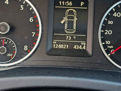 Used 2013 Volkswagen Tiguan S image 20